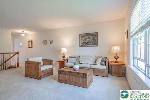 5010 Valley Stream Lane 90, Macungie Boro, PA 18062