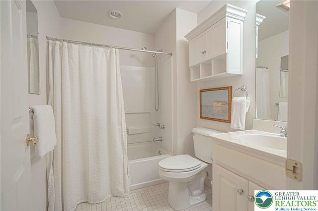5010 Valley Stream Lane 90, Macungie Boro, PA 18062