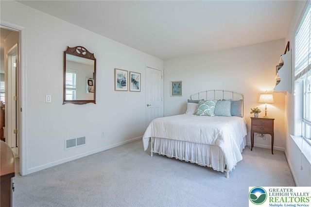 5010 Valley Stream Lane 90, Macungie Boro, PA 18062