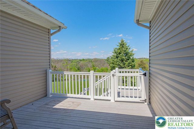 5010 Valley Stream Lane 90, Macungie Boro, PA 18062