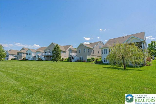 5010 Valley Stream Lane 90, Macungie Boro, PA 18062