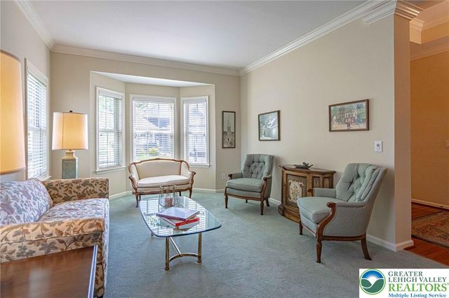 5010 Valley Stream Lane 90, Macungie Boro, PA 18062