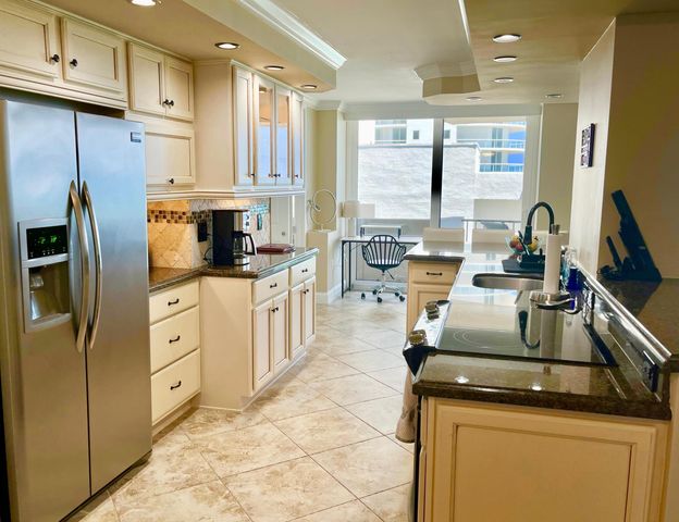 4200 N Ocean Drive 1-806, Riviera Beach, FL 33404