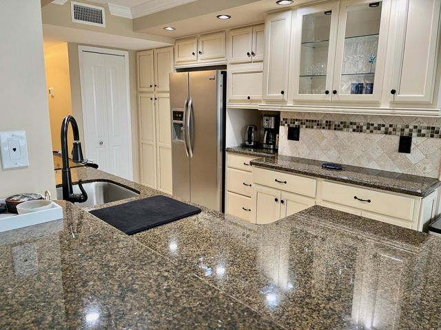 4200 N Ocean Drive 1-806, Riviera Beach, FL 33404