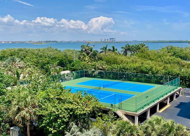 4200 N Ocean Drive 1-806, Riviera Beach, FL 33404