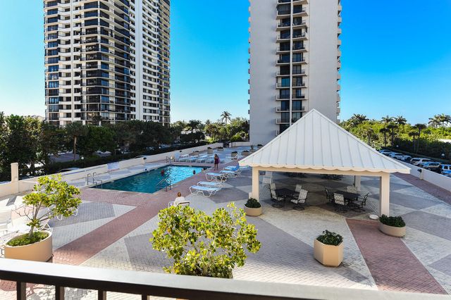 4200 N Ocean Drive 1-806, Riviera Beach, FL 33404