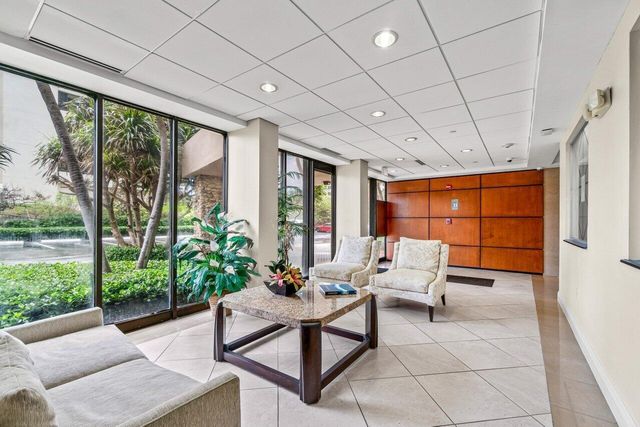 4200 N Ocean Drive 1-806, Riviera Beach, FL 33404