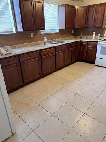 2221 NW 6th Court, Fort Lauderdale, FL 33311