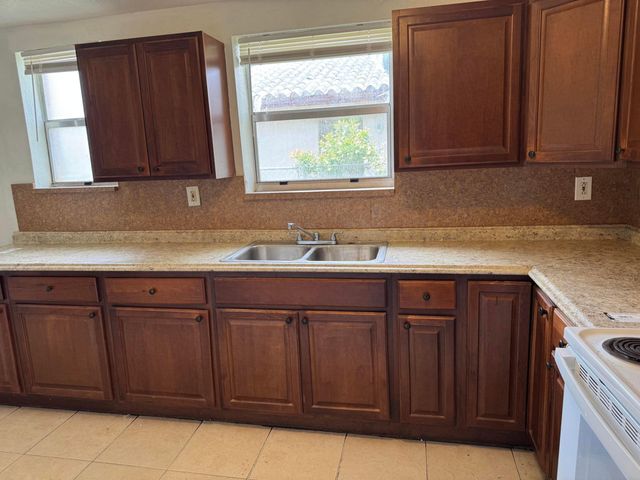 2221 NW 6th Court, Fort Lauderdale, FL 33311