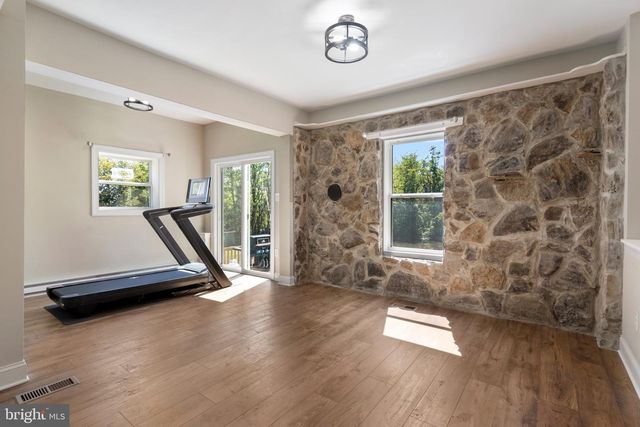 1071 HAMMONDS MILL RD, Hedgesville, WV 25427