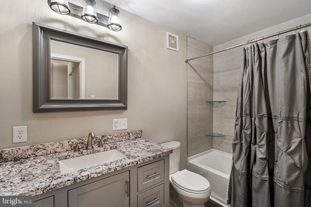 1071 HAMMONDS MILL RD, Hedgesville, WV 25427