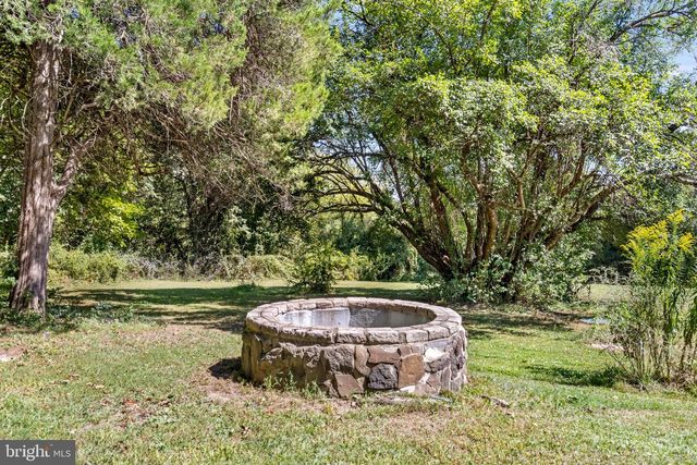 1071 HAMMONDS MILL RD, Hedgesville, WV 25427