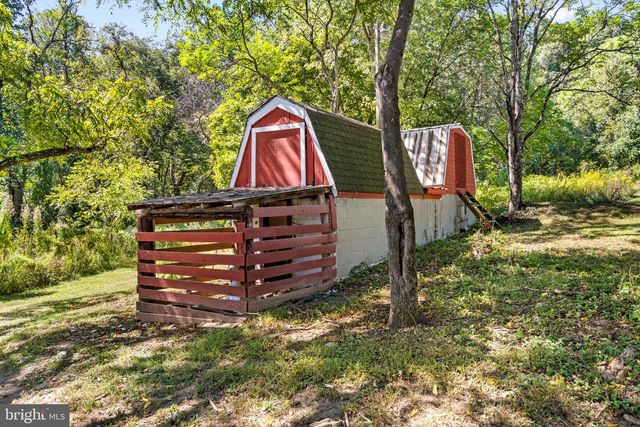 1071 HAMMONDS MILL RD, Hedgesville, WV 25427