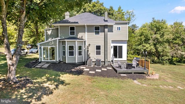 1071 HAMMONDS MILL RD, Hedgesville, WV 25427