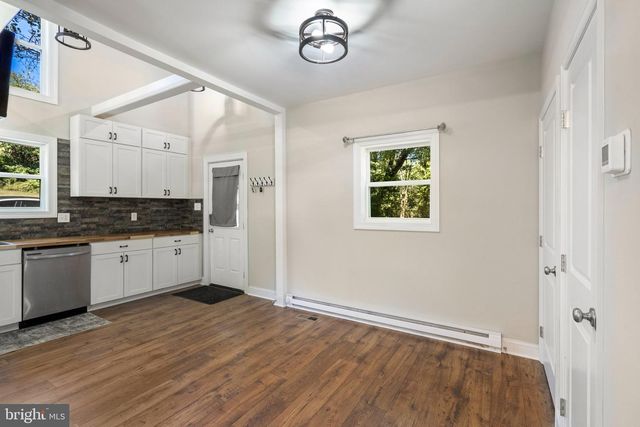 1071 HAMMONDS MILL RD, Hedgesville, WV 25427