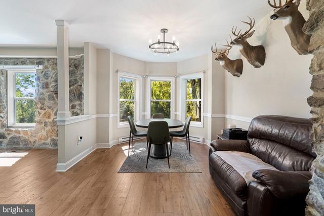 1071 HAMMONDS MILL RD, Hedgesville, WV 25427
