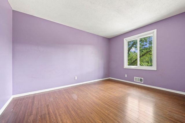 360 Brooks Avenue W, Roseville, MN 55113