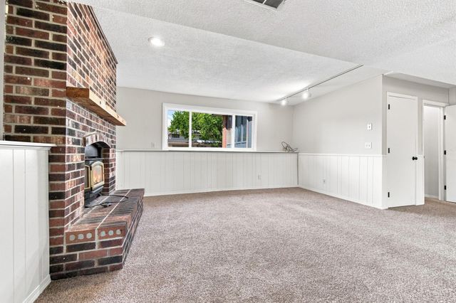 360 Brooks Avenue W, Roseville, MN 55113