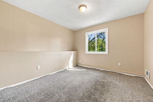 360 Brooks Avenue W, Roseville, MN 55113