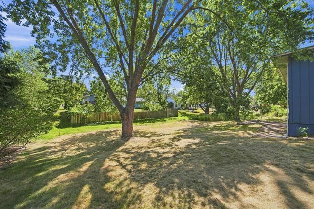 360 Brooks Avenue W, Roseville, MN 55113