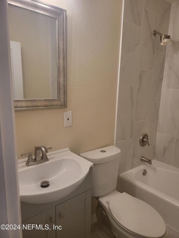 2531 LAKE SHORE Boulevard, Jacksonville, FL 32210