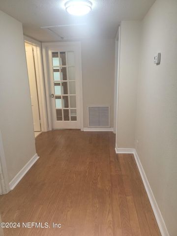 2531 LAKE SHORE Boulevard, Jacksonville, FL 32210