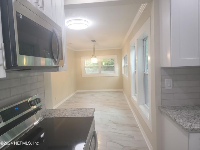 2531 LAKE SHORE Boulevard, Jacksonville, FL 32210