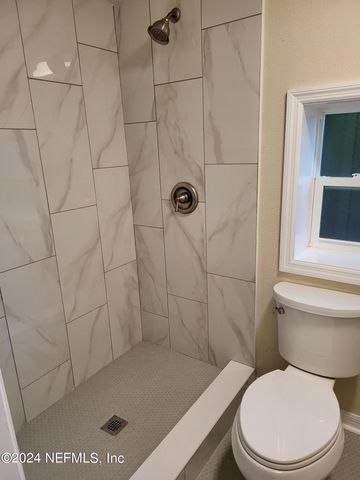 2531 LAKE SHORE Boulevard, Jacksonville, FL 32210