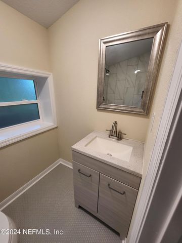 2531 LAKE SHORE Boulevard, Jacksonville, FL 32210