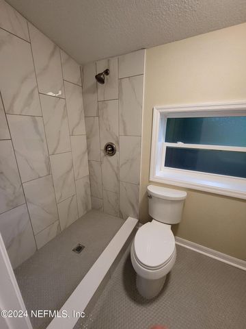 2531 LAKE SHORE Boulevard, Jacksonville, FL 32210