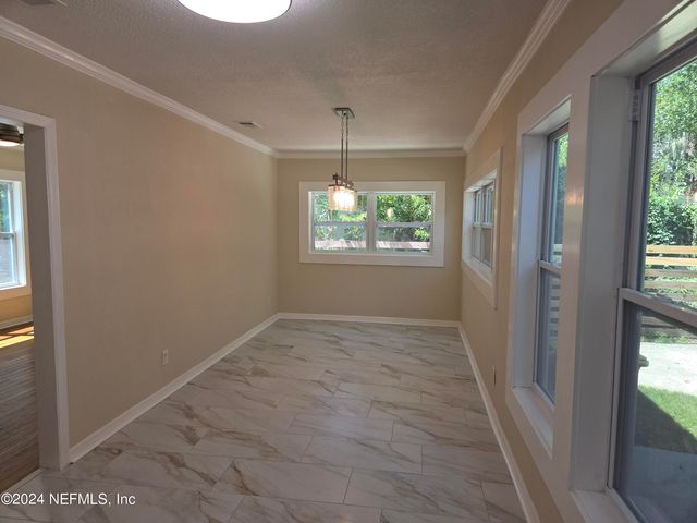 2531 LAKE SHORE Boulevard, Jacksonville, FL 32210