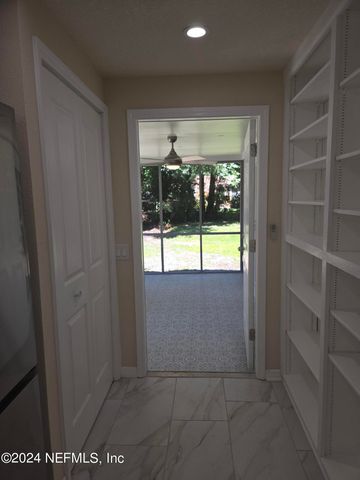 2531 LAKE SHORE Boulevard, Jacksonville, FL 32210