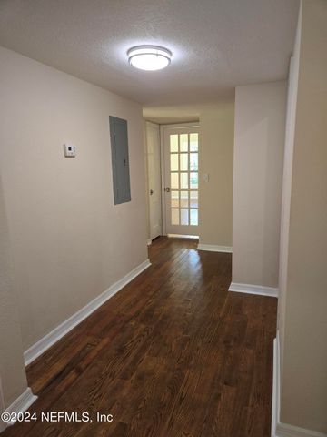 2531 LAKE SHORE Boulevard, Jacksonville, FL 32210