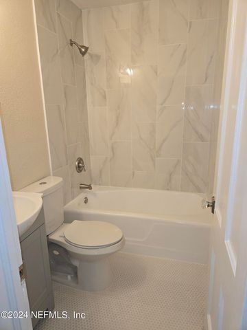 2531 LAKE SHORE Boulevard, Jacksonville, FL 32210