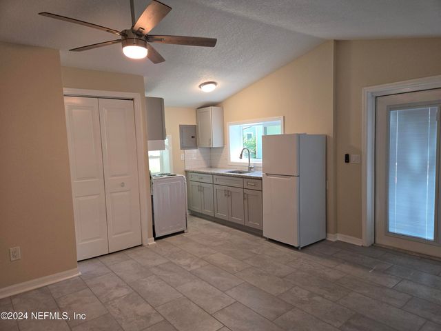 2531 LAKE SHORE Boulevard, Jacksonville, FL 32210