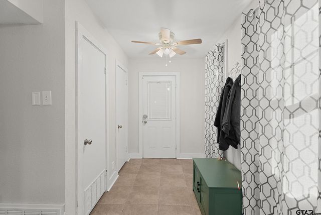 319 E 1st Street, Tyler, TX 75701