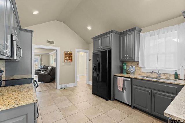 319 E 1st Street, Tyler, TX 75701