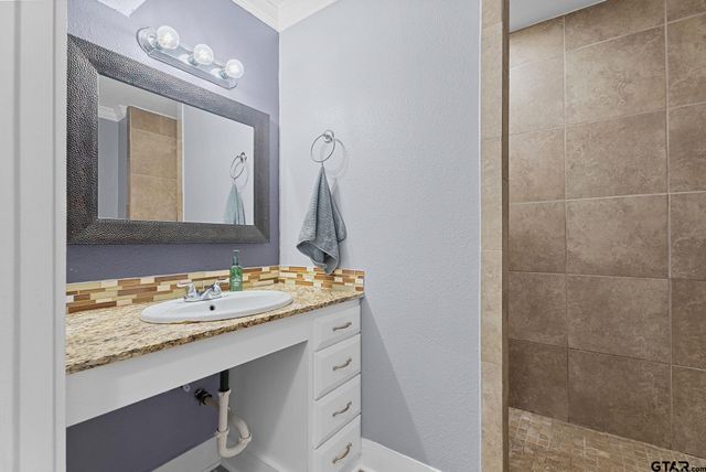 319 E 1st Street, Tyler, TX 75701