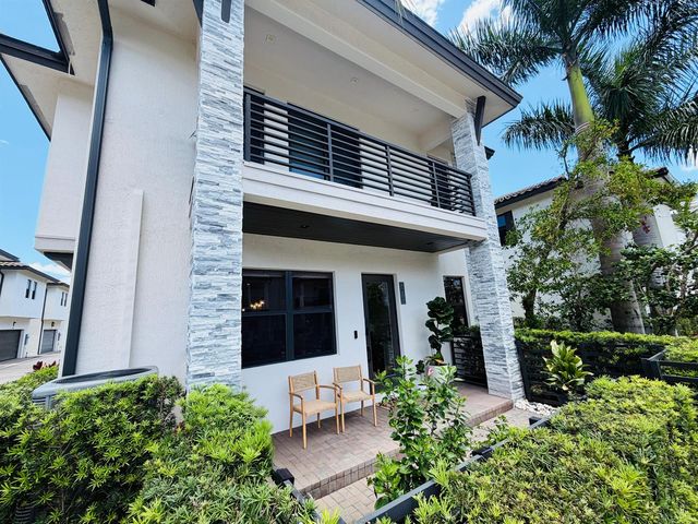 8288 NW 44th Terrace, Doral, FL 33166