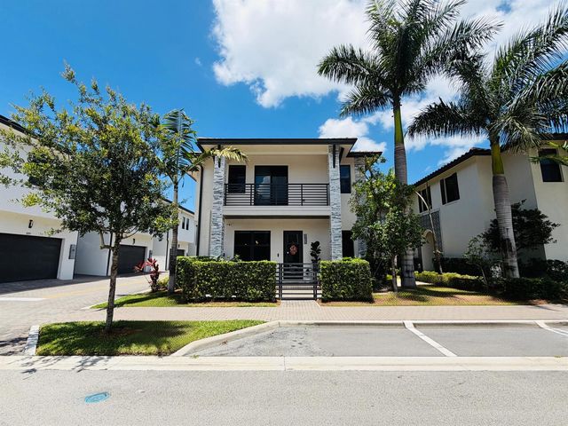 8288 NW 44th Terrace, Doral, FL 33166