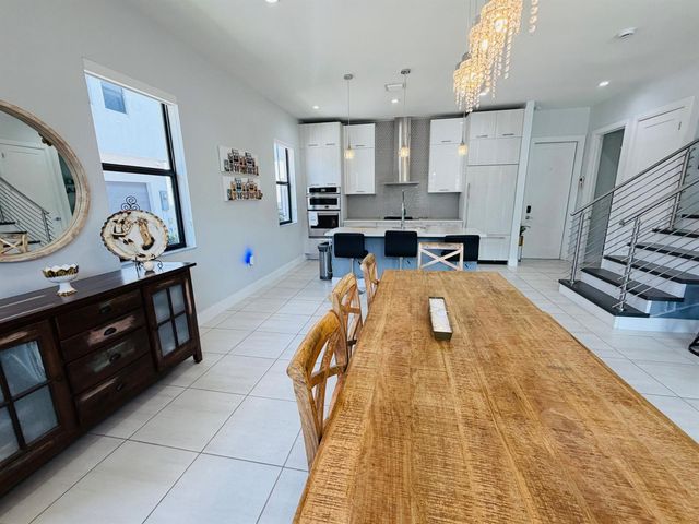 8288 NW 44th Terrace, Doral, FL 33166