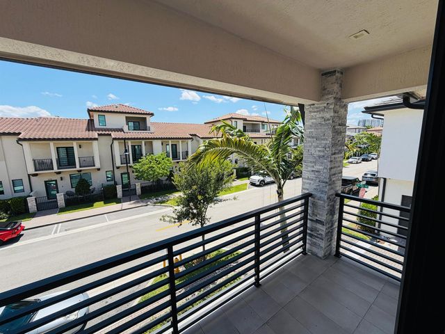 8288 NW 44th Terrace, Doral, FL 33166