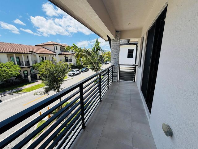 8288 NW 44th Terrace, Doral, FL 33166