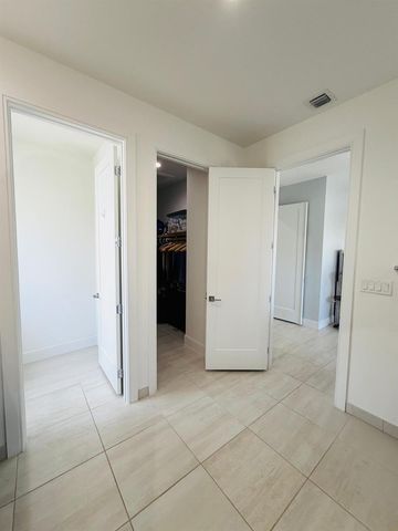 8288 NW 44th Terrace, Doral, FL 33166