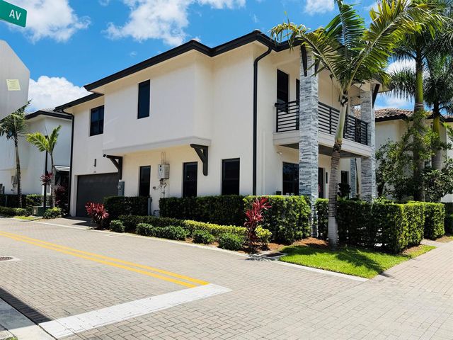 8288 NW 44th Terrace, Doral, FL 33166
