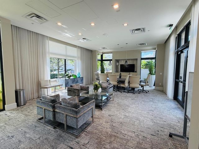 8288 NW 44th Terrace, Doral, FL 33166