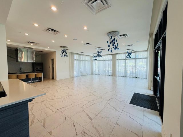 8288 NW 44th Terrace, Doral, FL 33166