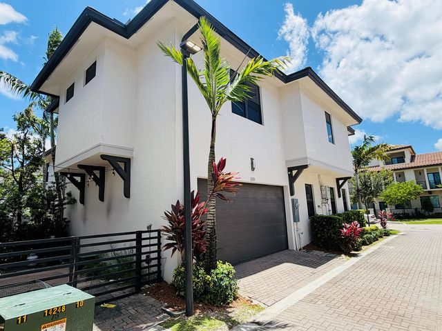 8288 NW 44th Terrace, Doral, FL 33166