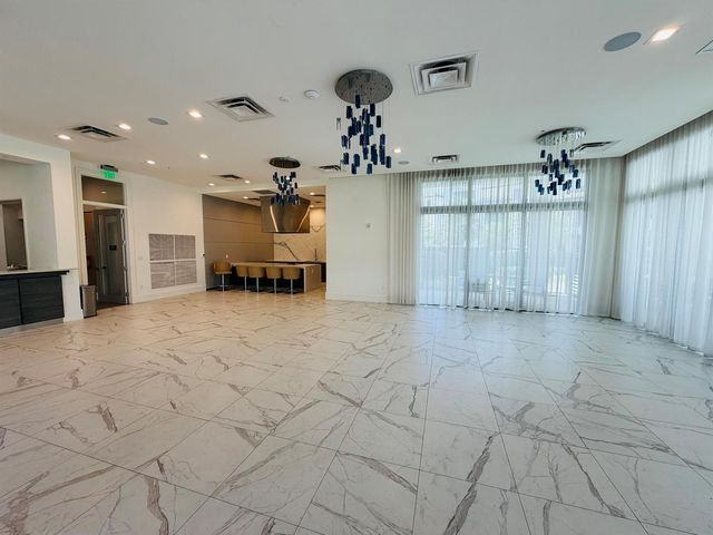 8288 NW 44th Terrace, Doral, FL 33166