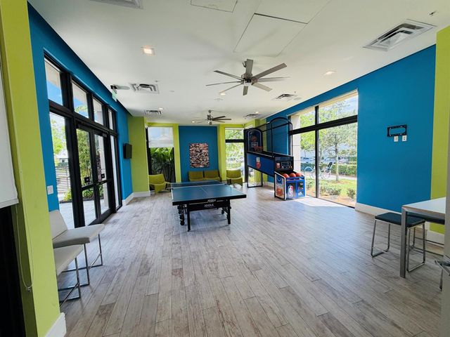 8288 NW 44th Terrace, Doral, FL 33166